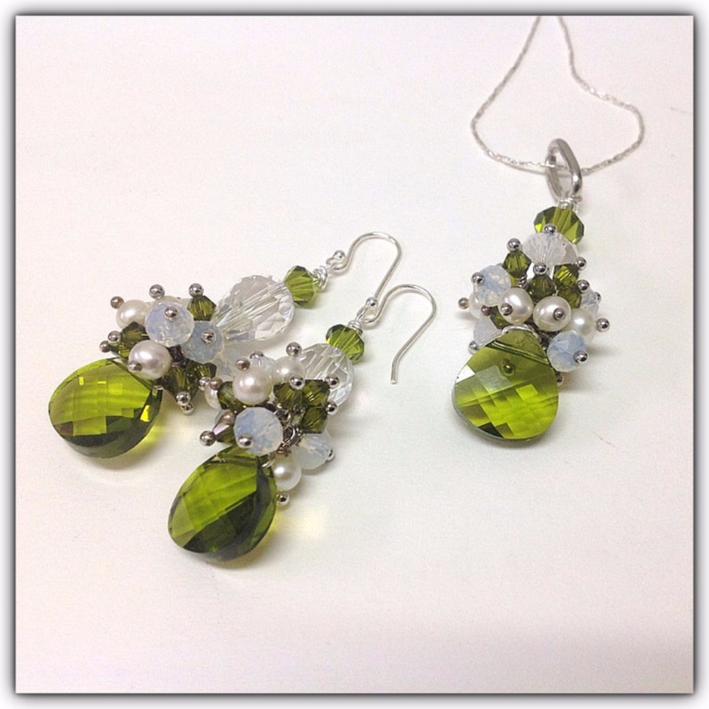Swarovski Crystals Pearls Necklace and Earrings
